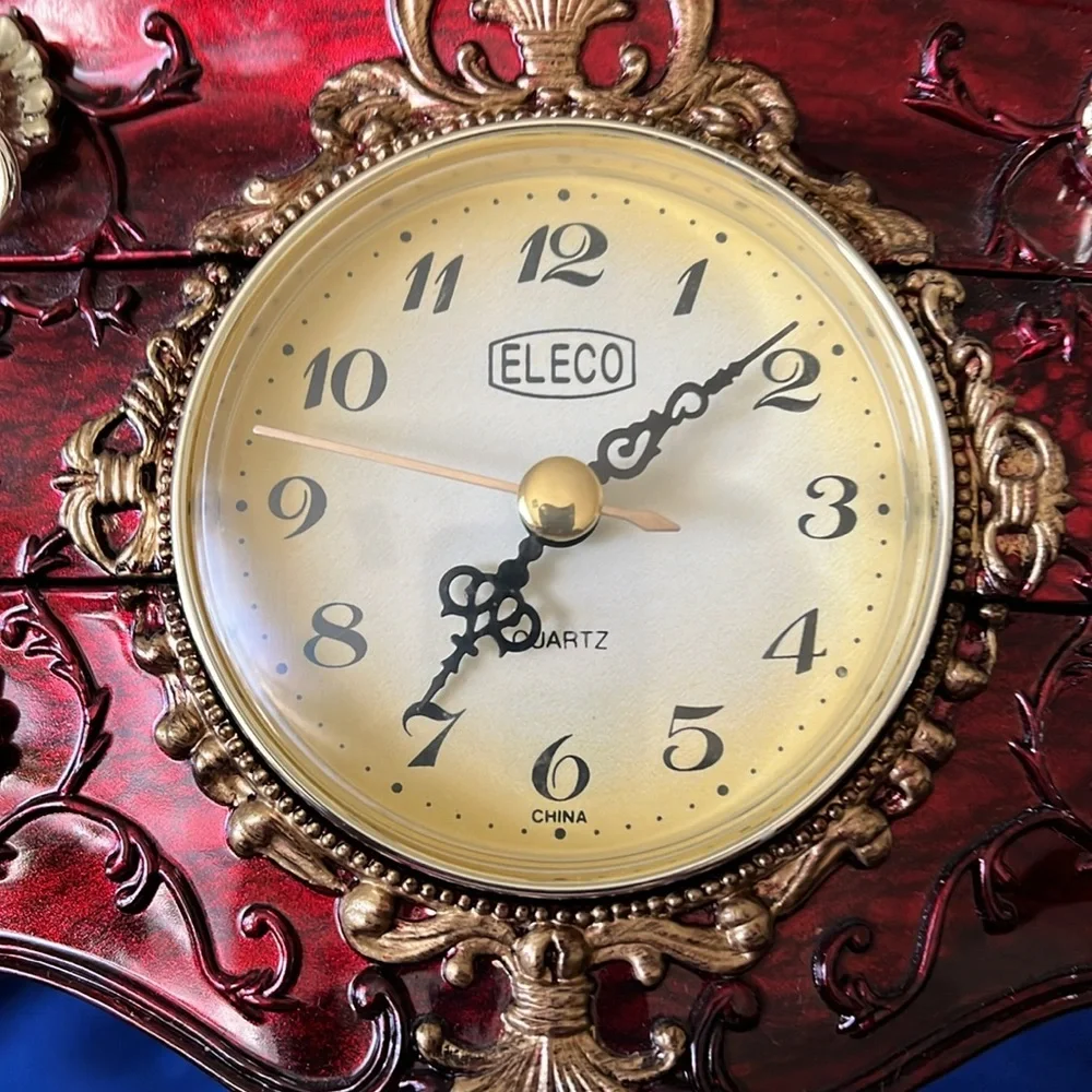 Quartz Eleco Red and Gold Vintage Wall Clock Decor Playing “Memories” Song